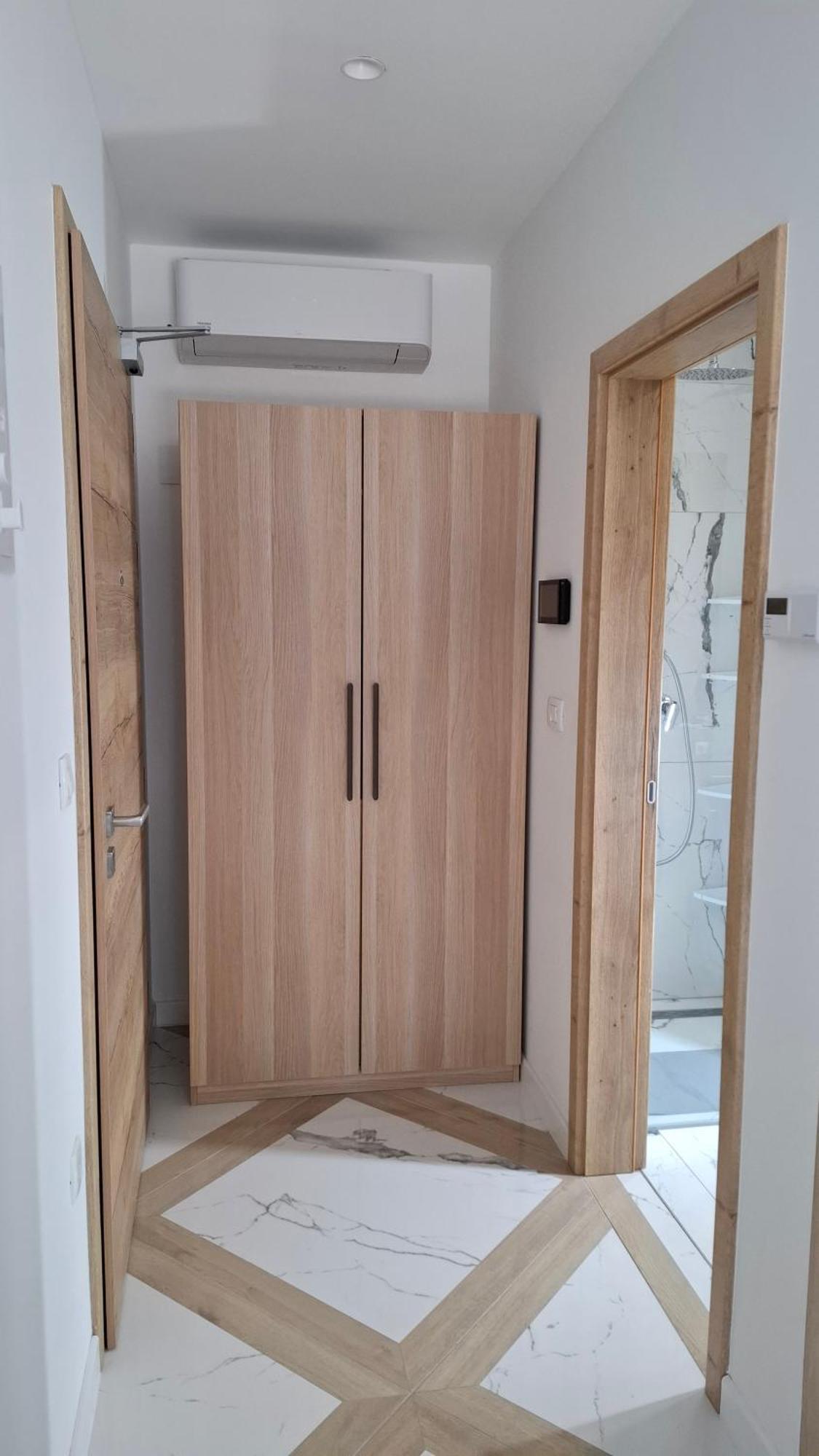 Apartma Downtown Delight *